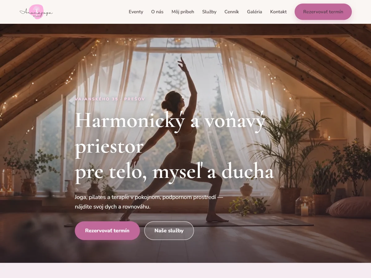 Web Aromajoga Studio Prešov — hero sekcia s cvičiacou lektorkou a rezerváciou termínu